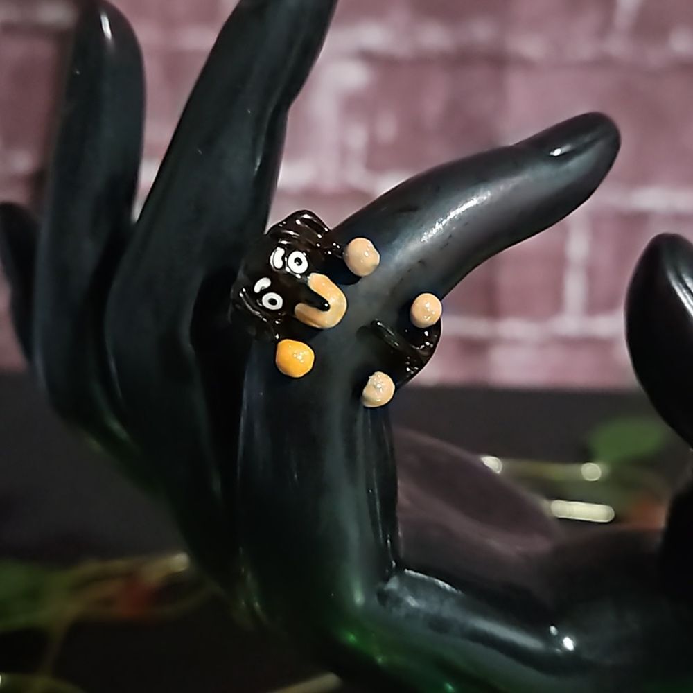 Adorable 🎁 Hugging Daschund Black & Tan Acryllic Ring